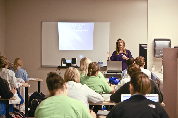 Berufspädagogische Pflichtfortbildung für Praxisanleiter aller Pflegesettings – Modul 1